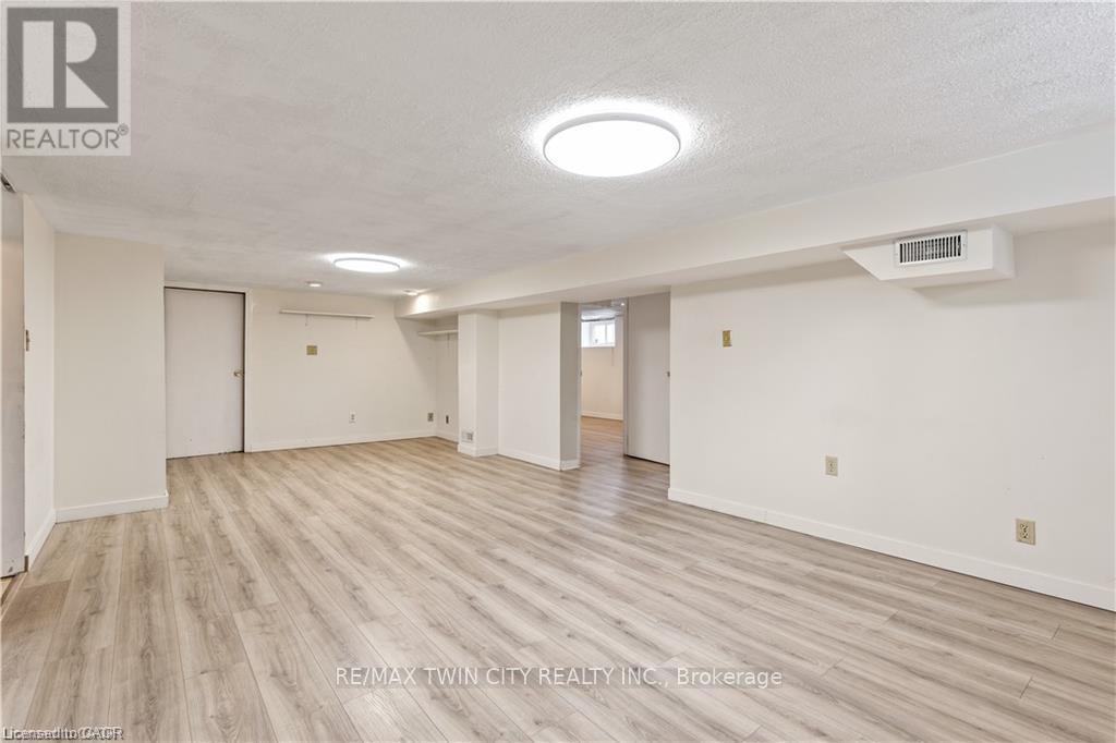 69 Lowrey Avenue N, Cambridge, Ontario  N1R 5A4 - Photo 13 - X12731230