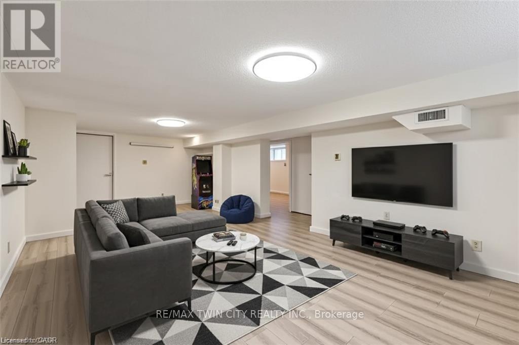 69 Lowrey Avenue N, Cambridge, Ontario  N1R 5A4 - Photo 14 - X12731230