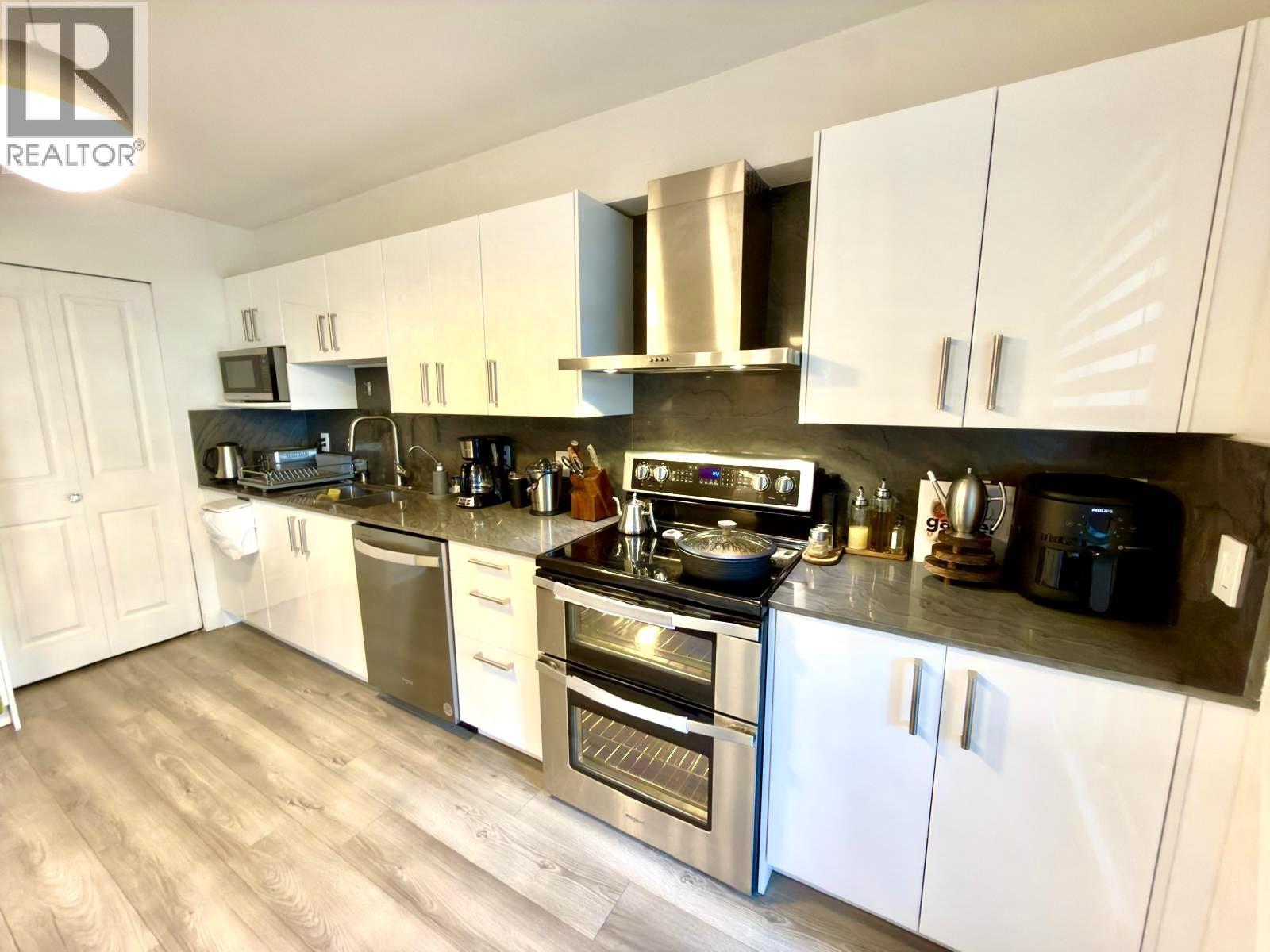 301 555 Austin Avenue, Coquitlam, British Columbia  V3K 6R8 - Photo 5 - R3083468