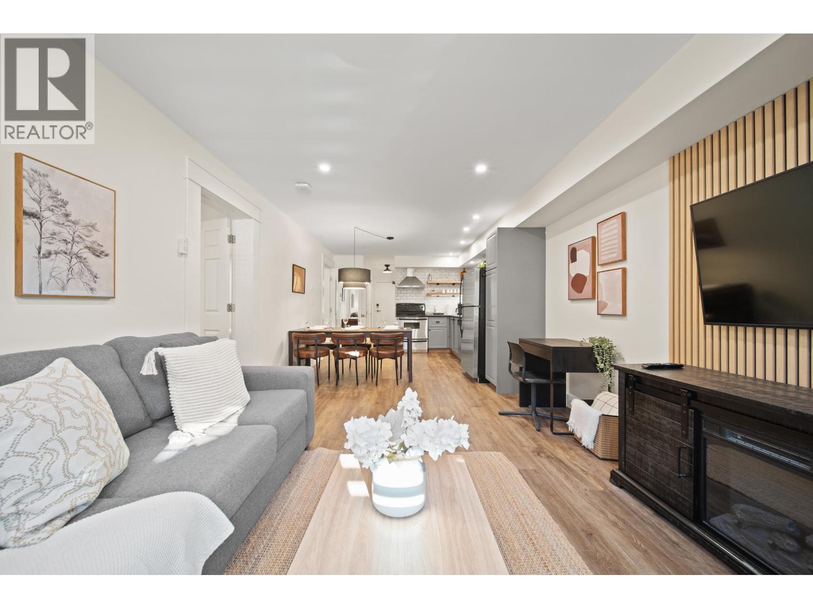 101 2021 Karen Crescent, Whistler, British Columbia  V8E 0H1 - Photo 5 - R3083479