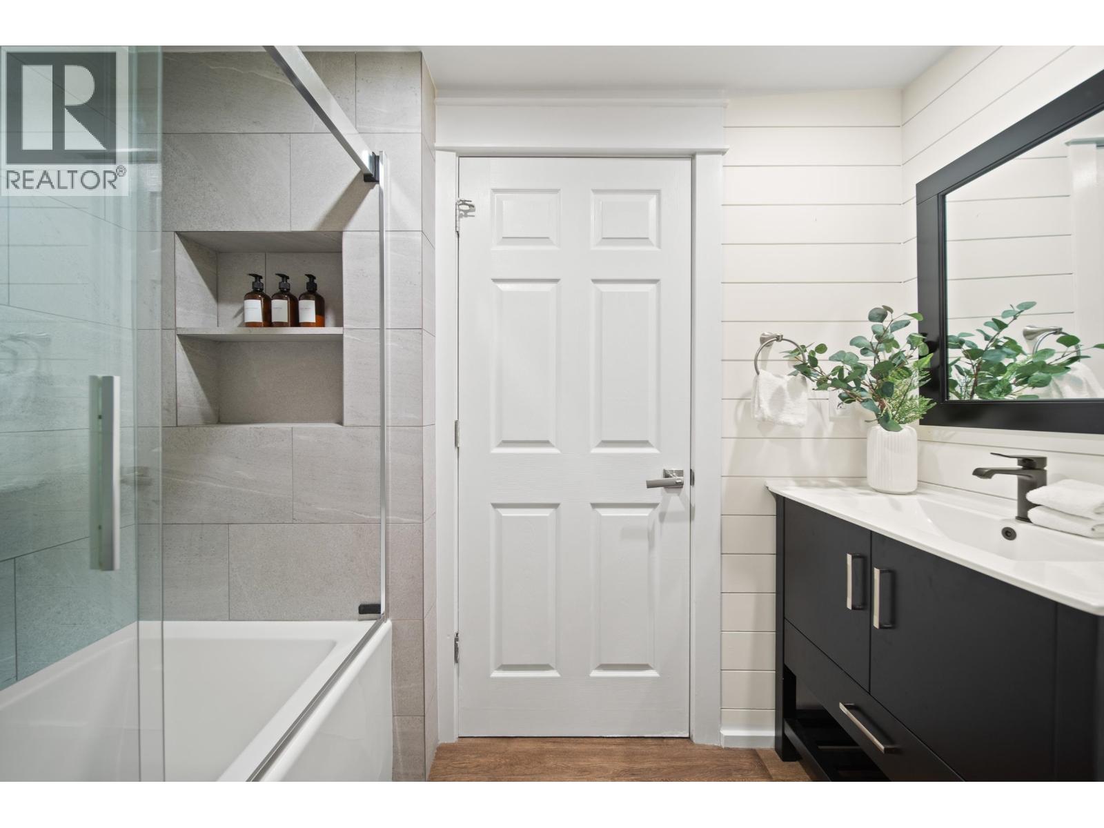 101 2021 Karen Crescent, Whistler, British Columbia  V8E 0H1 - Photo 8 - R3083479