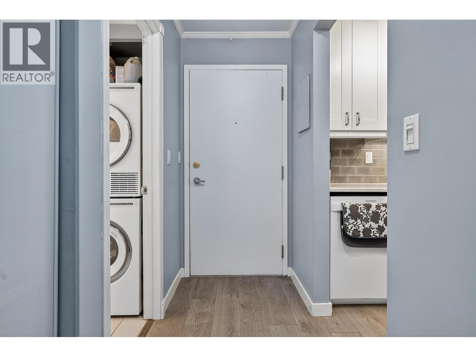 211 230 Mowat Street, New Westminster, British Columbia  V3M 4B2 - Photo 13 - R3083494