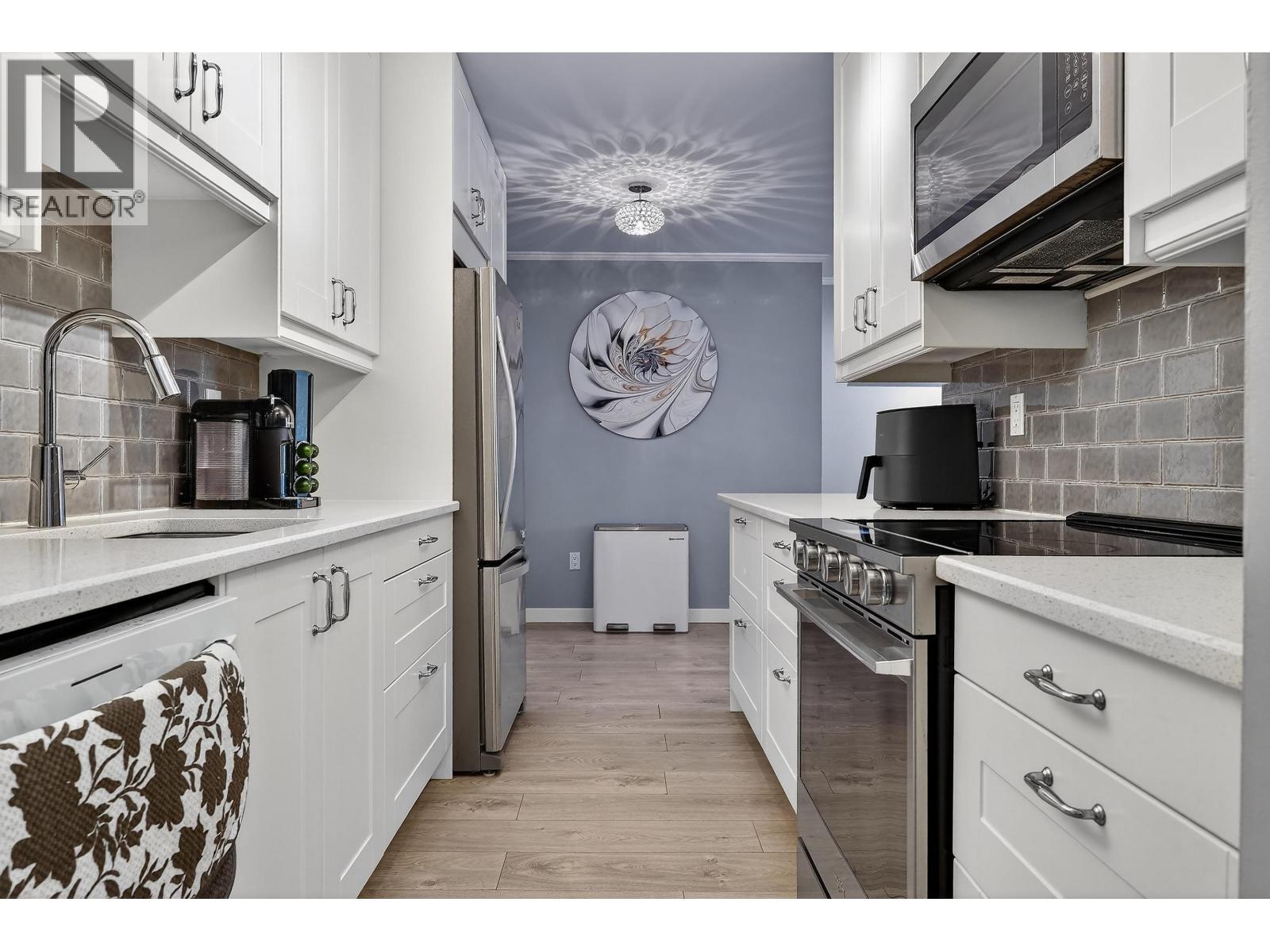 211 230 Mowat Street, New Westminster, British Columbia  V3M 4B2 - Photo 14 - R3083494