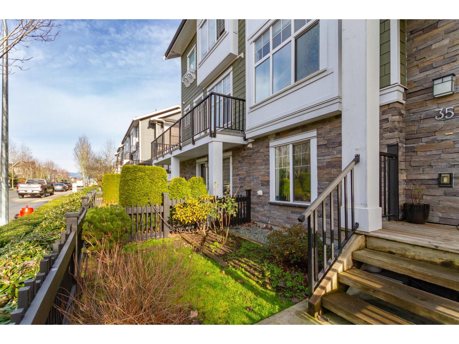 35 7686 209 Street, Langley, British Columbia  V2Y 0R5 - Photo 3 - R3083052