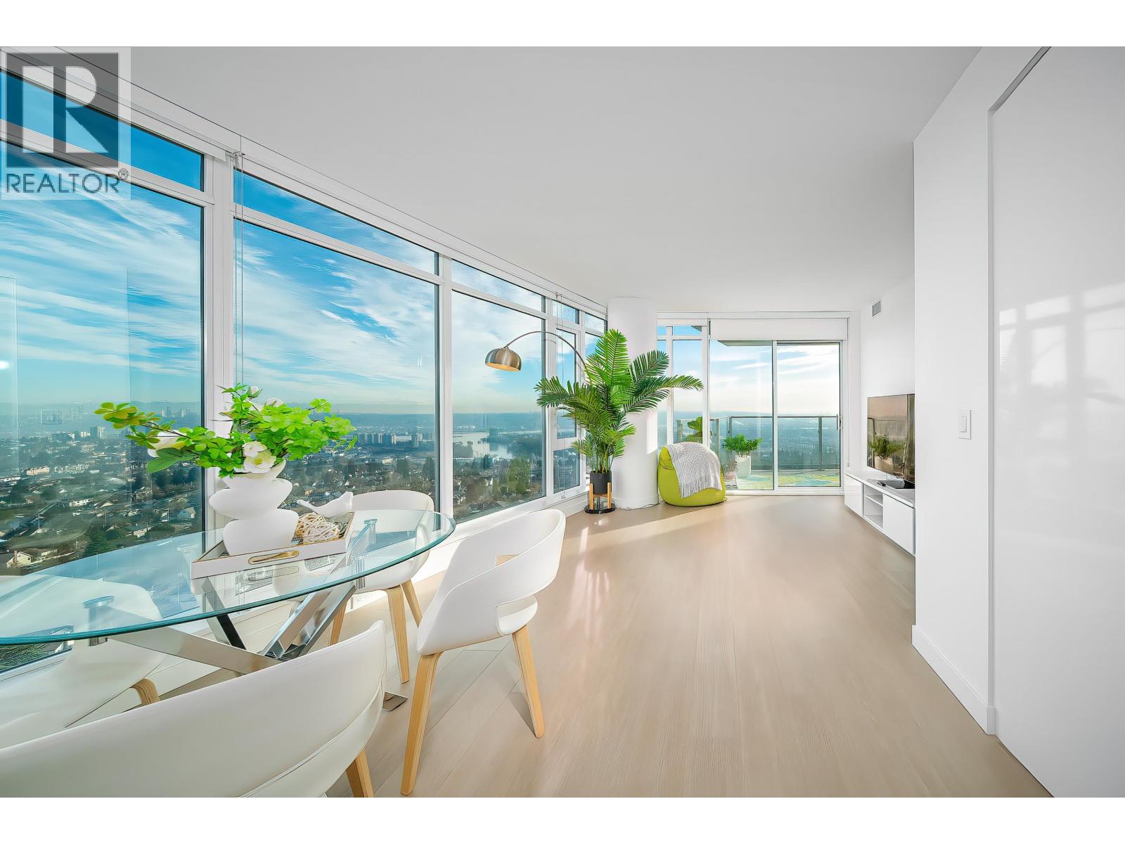 2501 7769 Park Crescent, Burnaby, British Columbia  V3N 0J7 - Photo 7 - R3083416