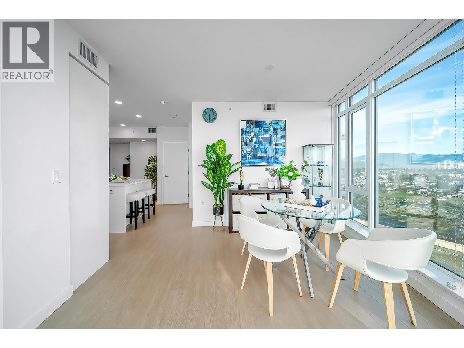 2501 7769 Park Crescent, Burnaby, British Columbia  V3N 0J7 - Photo 9 - R3083416