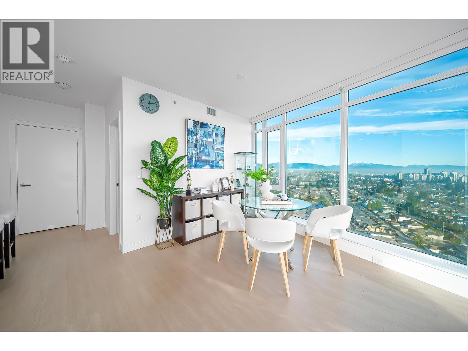 2501 7769 Park Crescent, Burnaby, British Columbia  V3N 0J7 - Photo 8 - R3083416