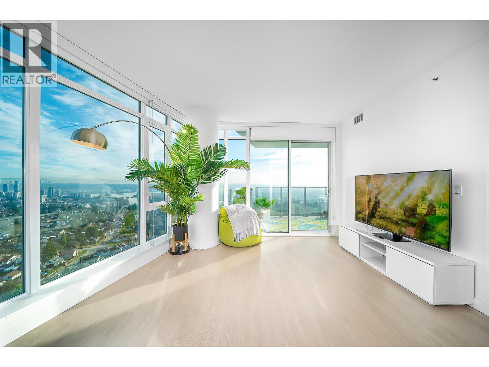 2501 7769 Park Crescent, Burnaby, British Columbia  V3N 0J7 - Photo 10 - R3083416