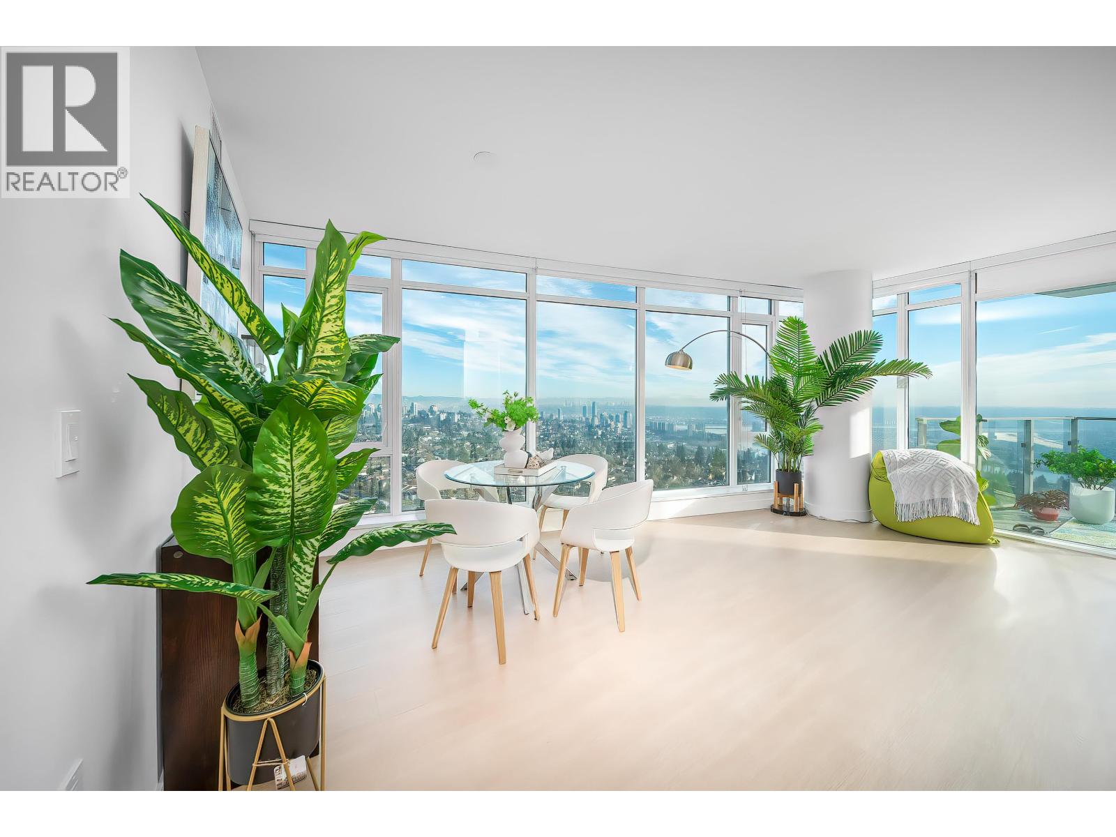 2501 7769 Park Crescent, Burnaby, British Columbia  V3N 0J7 - Photo 6 - R3083416