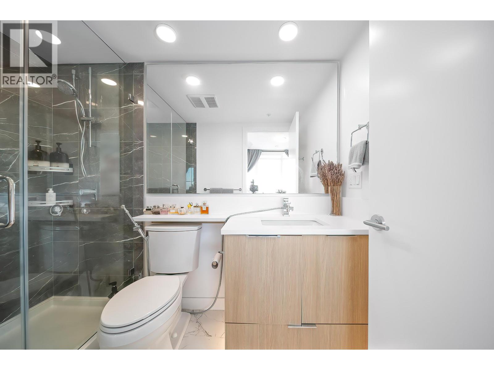 2501 7769 Park Crescent, Burnaby, British Columbia  V3N 0J7 - Photo 21 - R3083416