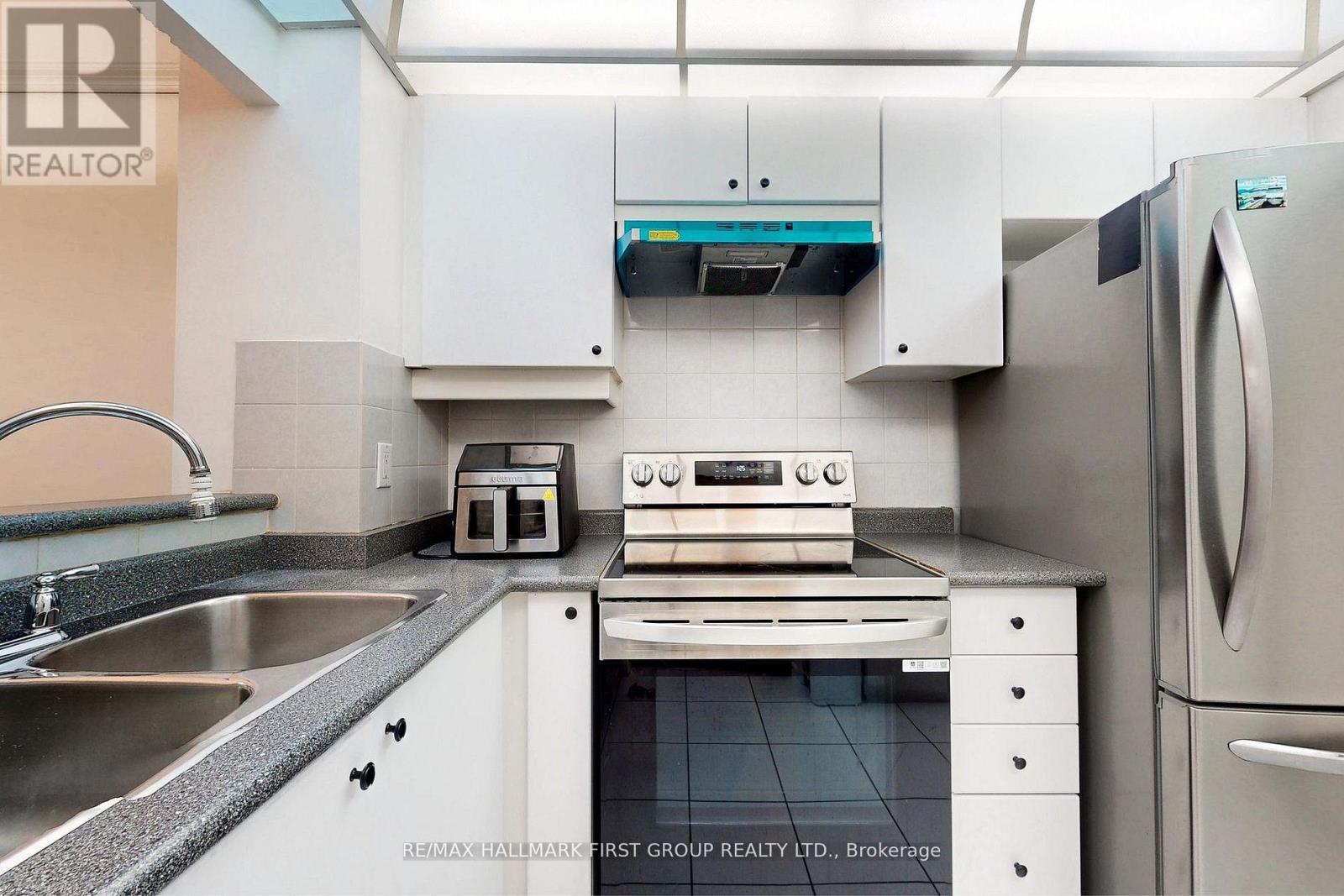 106 - 88 Corporate Drive, Toronto, Ontario  M1H 3G6 - Photo 5 - E12731248