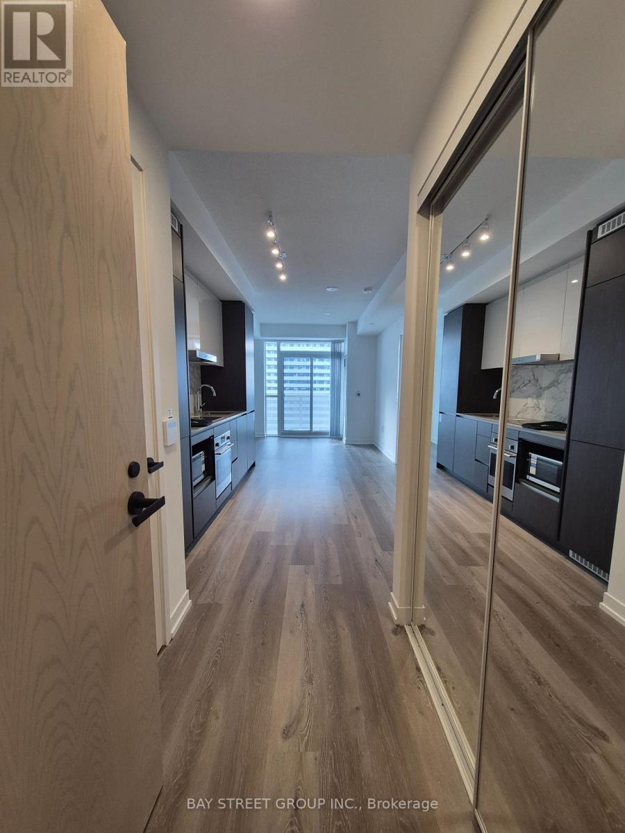 3902 - 28 Interchange Way, Vaughan, Ontario  L4K 0P8 - Photo 3 - N12731244