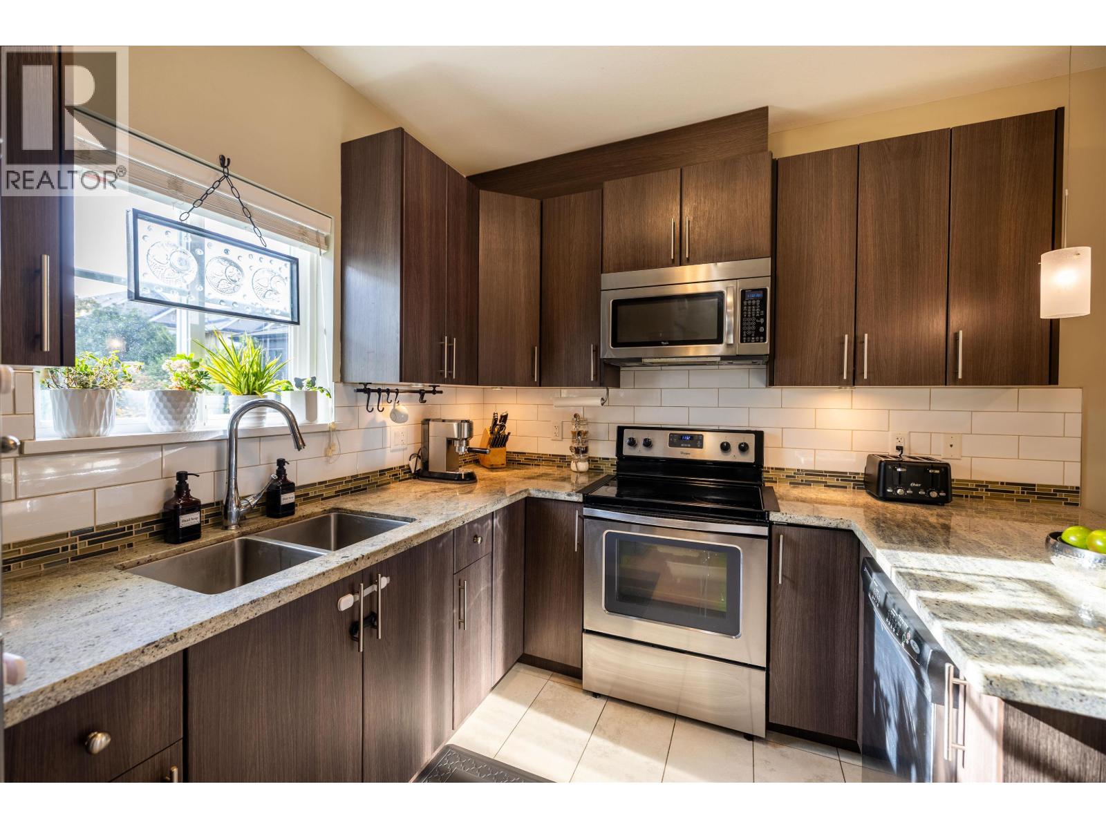 229 3888 Norfolk Street, Burnaby, British Columbia  V5G 1E5 - Photo 9 - R3083425