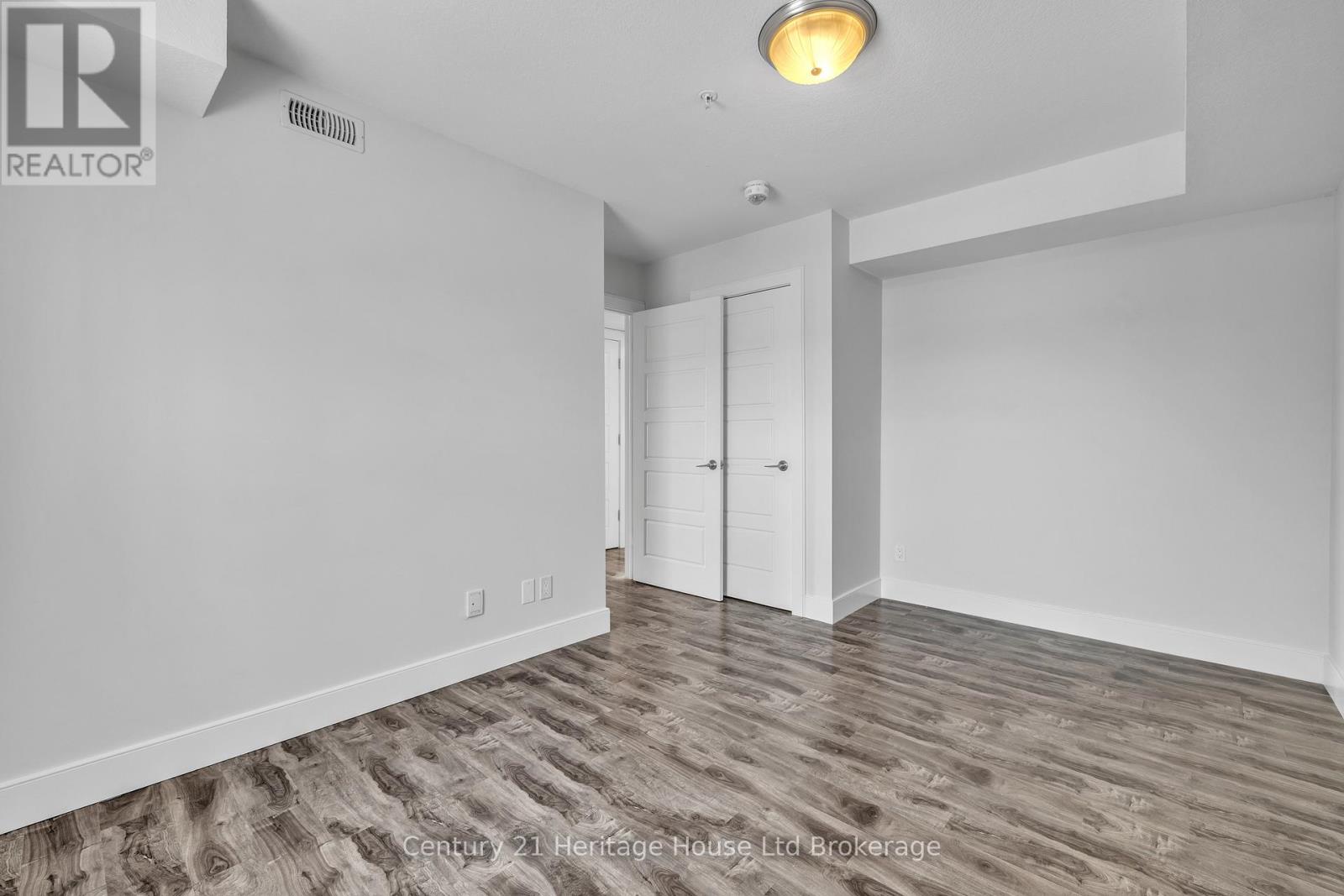 303 - 34 Brock Street, Woodstock, Ontario N4S 3B5 - Photo 10 - X12731256