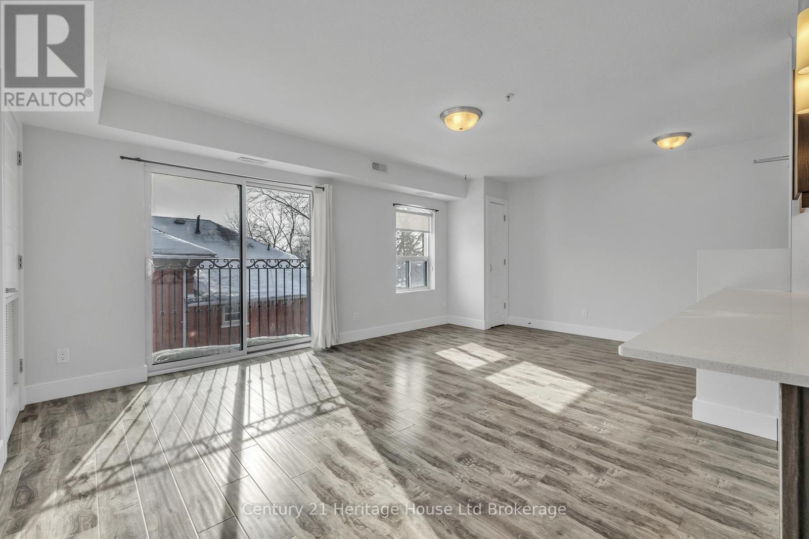 303 - 34 Brock Street, Woodstock, Ontario N4S 3B5 - Photo 6 - X12731256