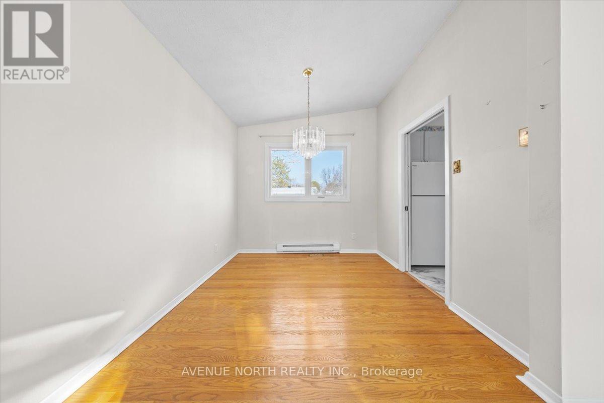 24 Parkmount Crescent, Ottawa, Ontario  K2H 5T4 - Photo 12 - X12731272