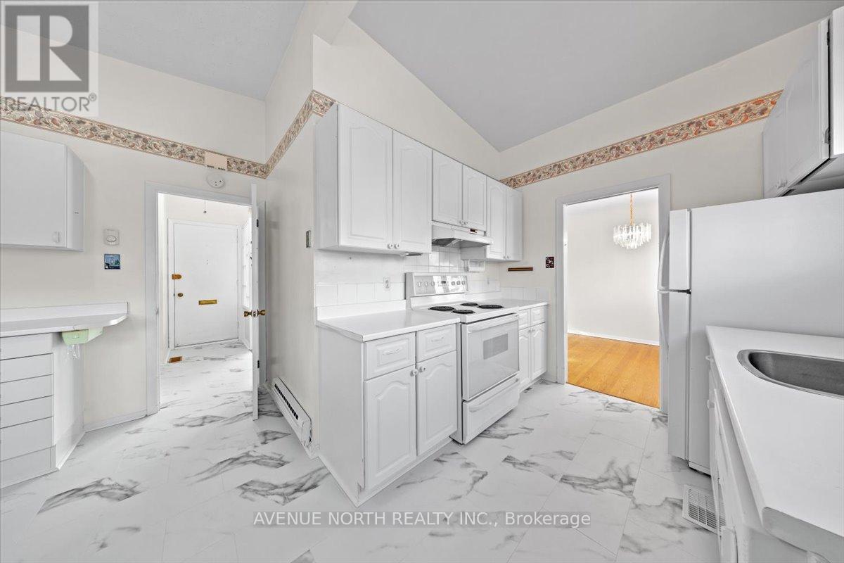 24 Parkmount Crescent, Ottawa, Ontario  K2H 5T4 - Photo 13 - X12731272