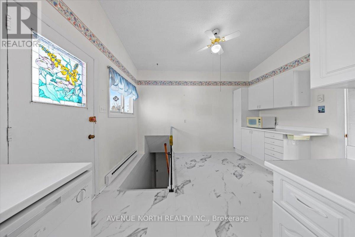 24 Parkmount Crescent, Ottawa, Ontario  K2H 5T4 - Photo 15 - X12731272