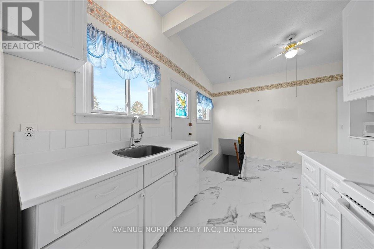 24 Parkmount Crescent, Ottawa, Ontario  K2H 5T4 - Photo 19 - X12731272