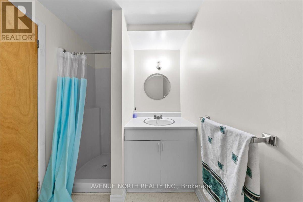 24 Parkmount Crescent, Ottawa, Ontario  K2H 5T4 - Photo 33 - X12731272