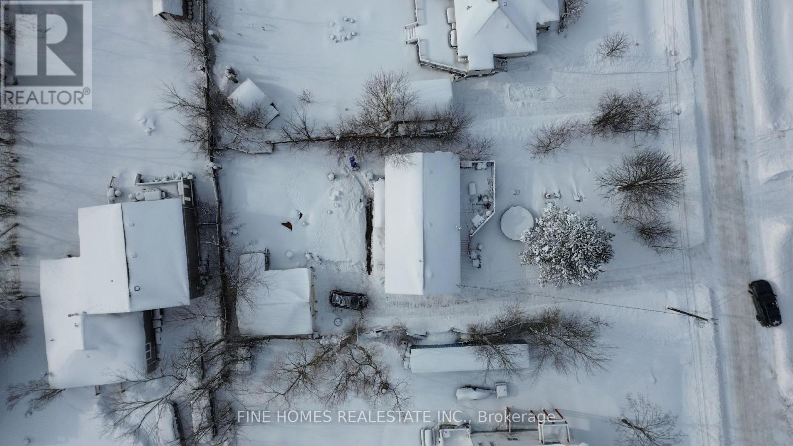 195 Woodland Avenue, Georgina, Ontario  L4P 2N1 - Photo 3 - N12710868