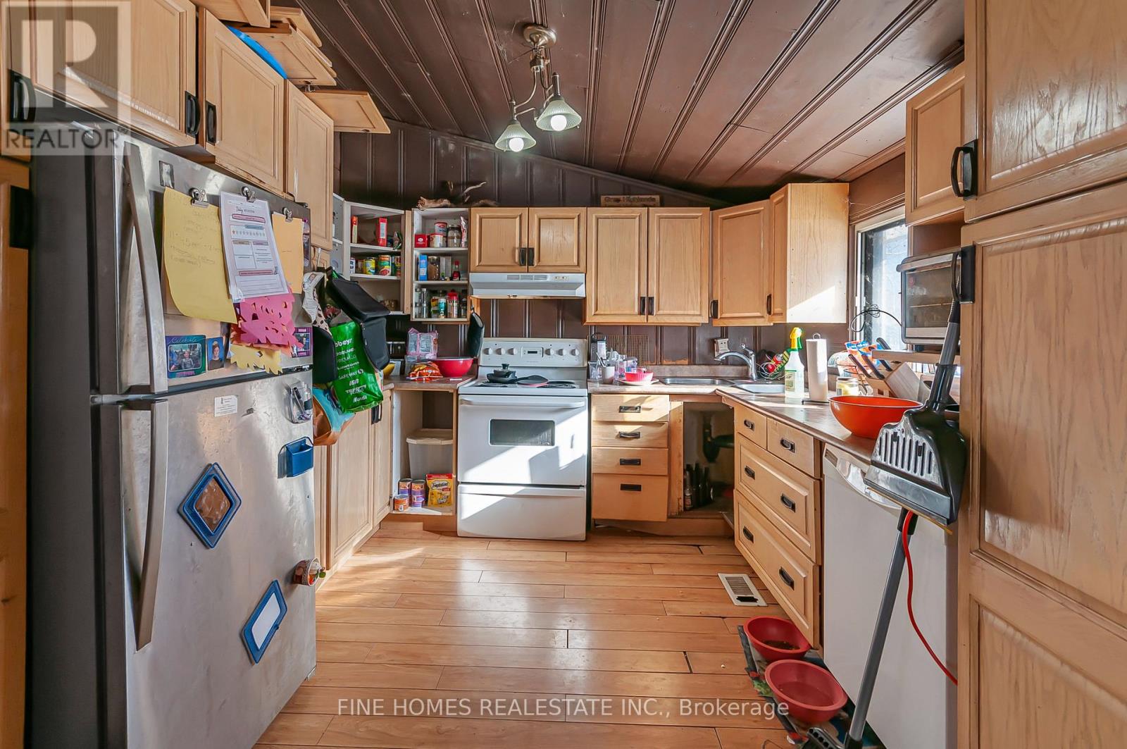 195 Woodland Avenue, Georgina, Ontario  L4P 2N1 - Photo 9 - N12710868