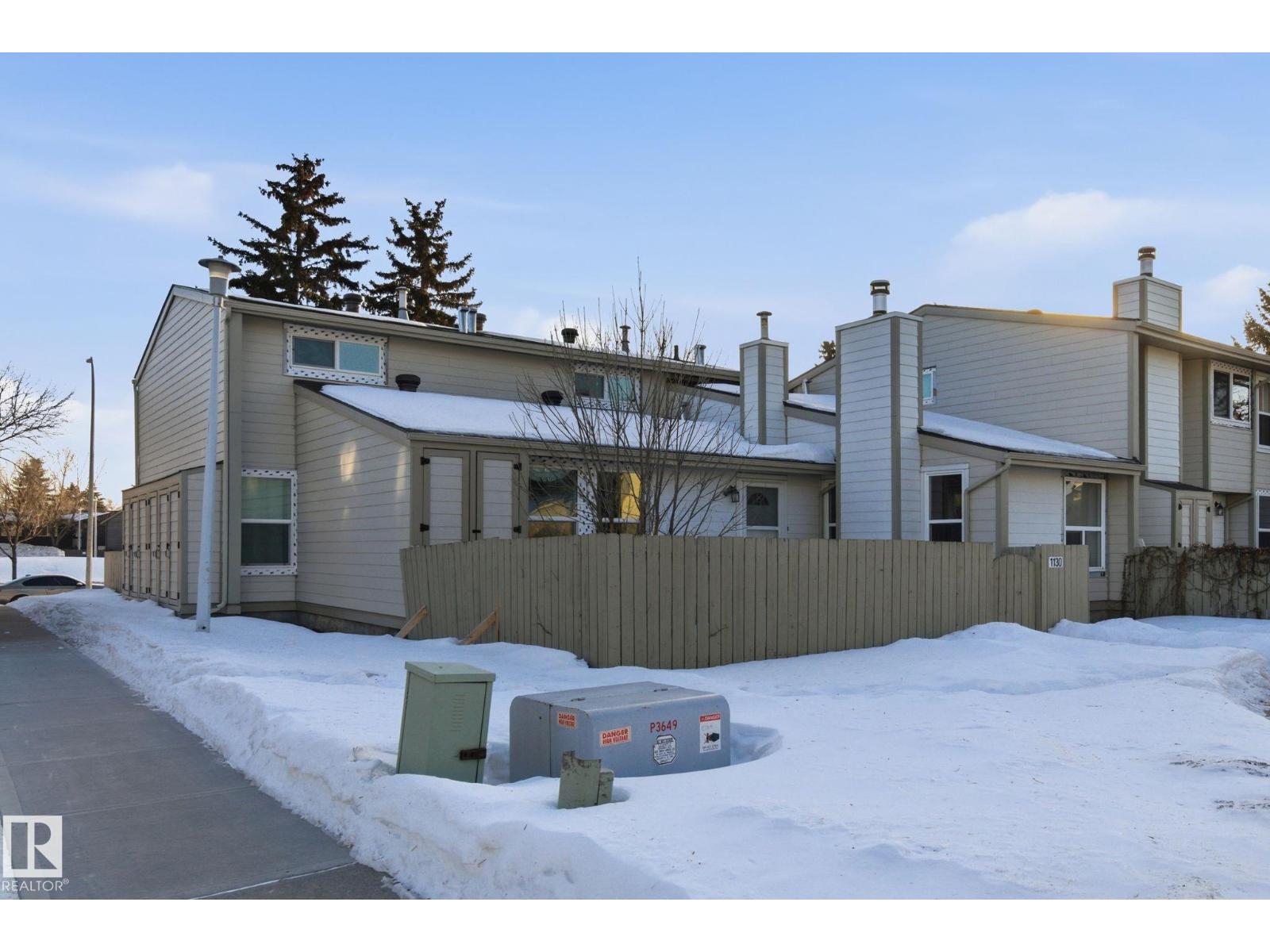 1130 Knottwood Rd E Nw, Edmonton, Alberta T6K 2J8 - Photo 2 - E4470989