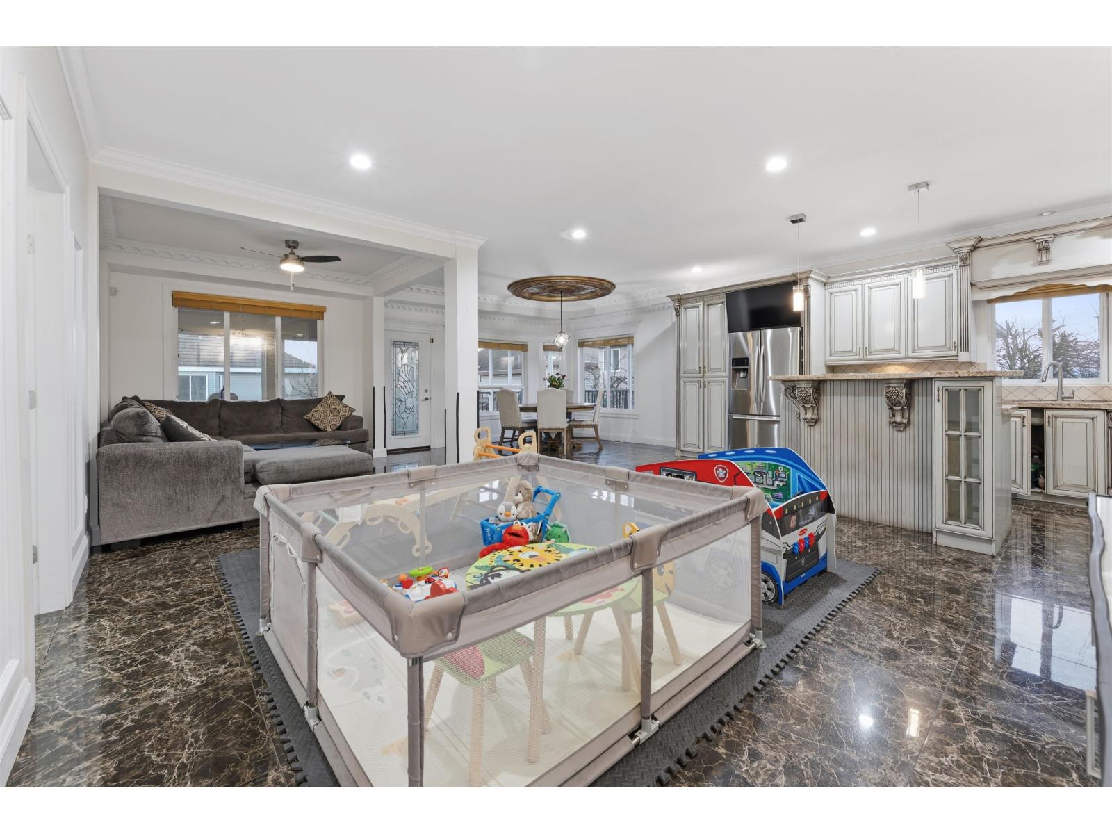 15181 68a Avenue, Surrey, British Columbia  V3S 7Y7 - Photo 6 - R3083122