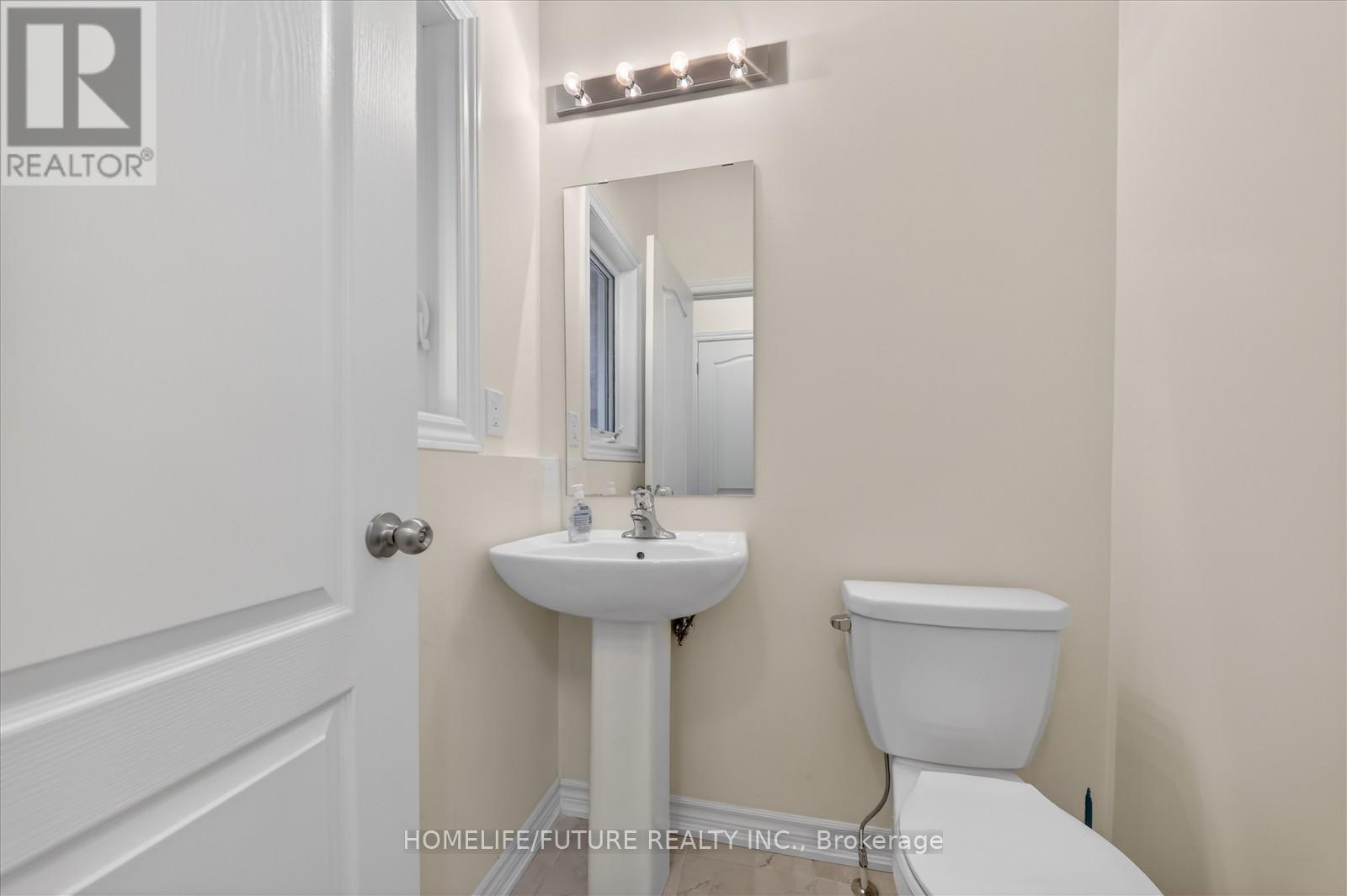 8 Grieve Street, Georgina, Ontario  L0E 1R0 - Photo 17 - N12731284