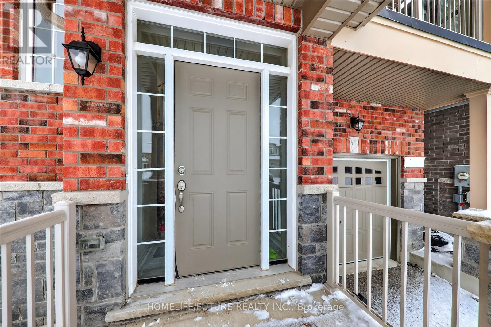 8 Grieve Street, Georgina, Ontario  L0E 1R0 - Photo 4 - N12731284