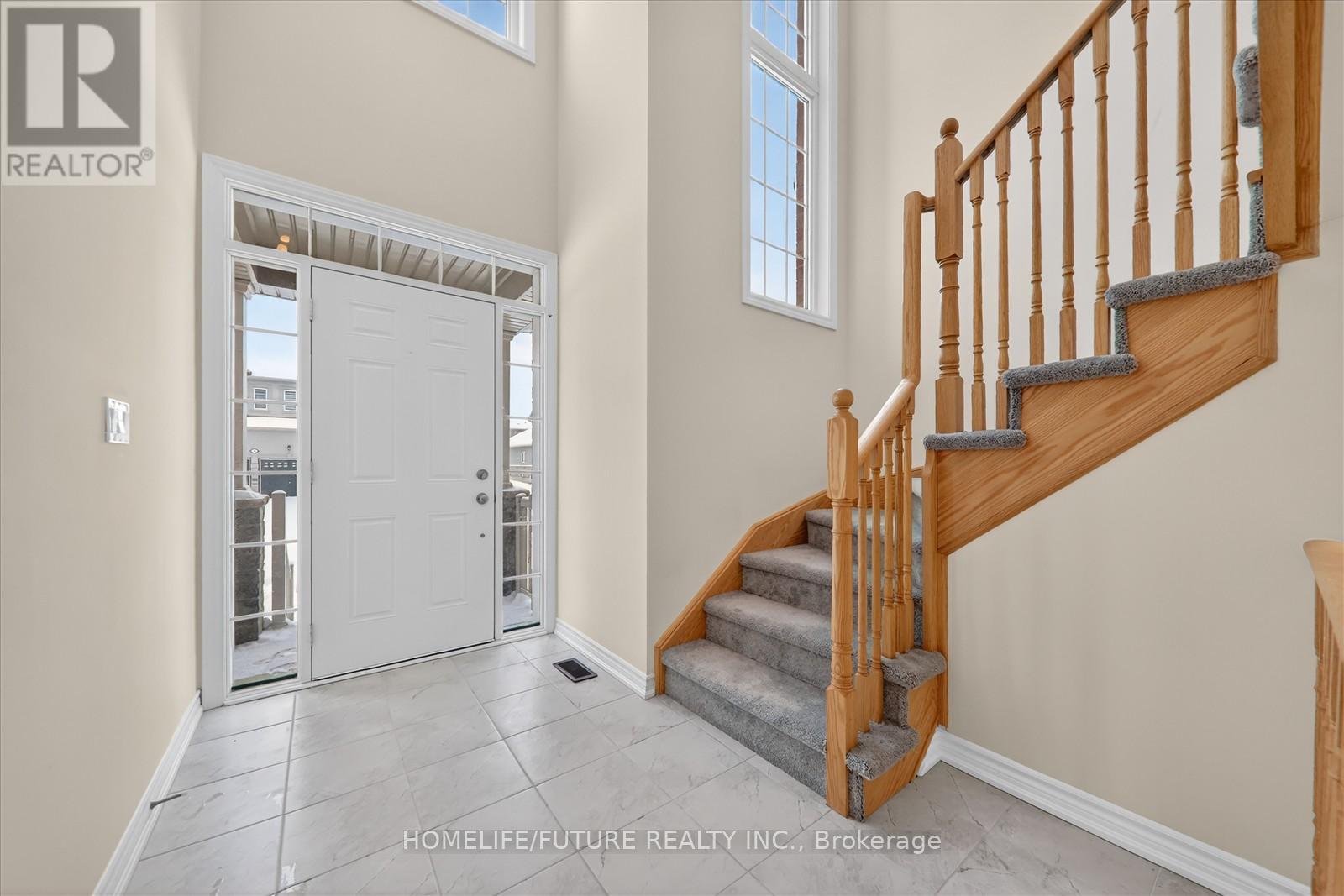 8 Grieve Street, Georgina, Ontario  L0E 1R0 - Photo 5 - N12731284