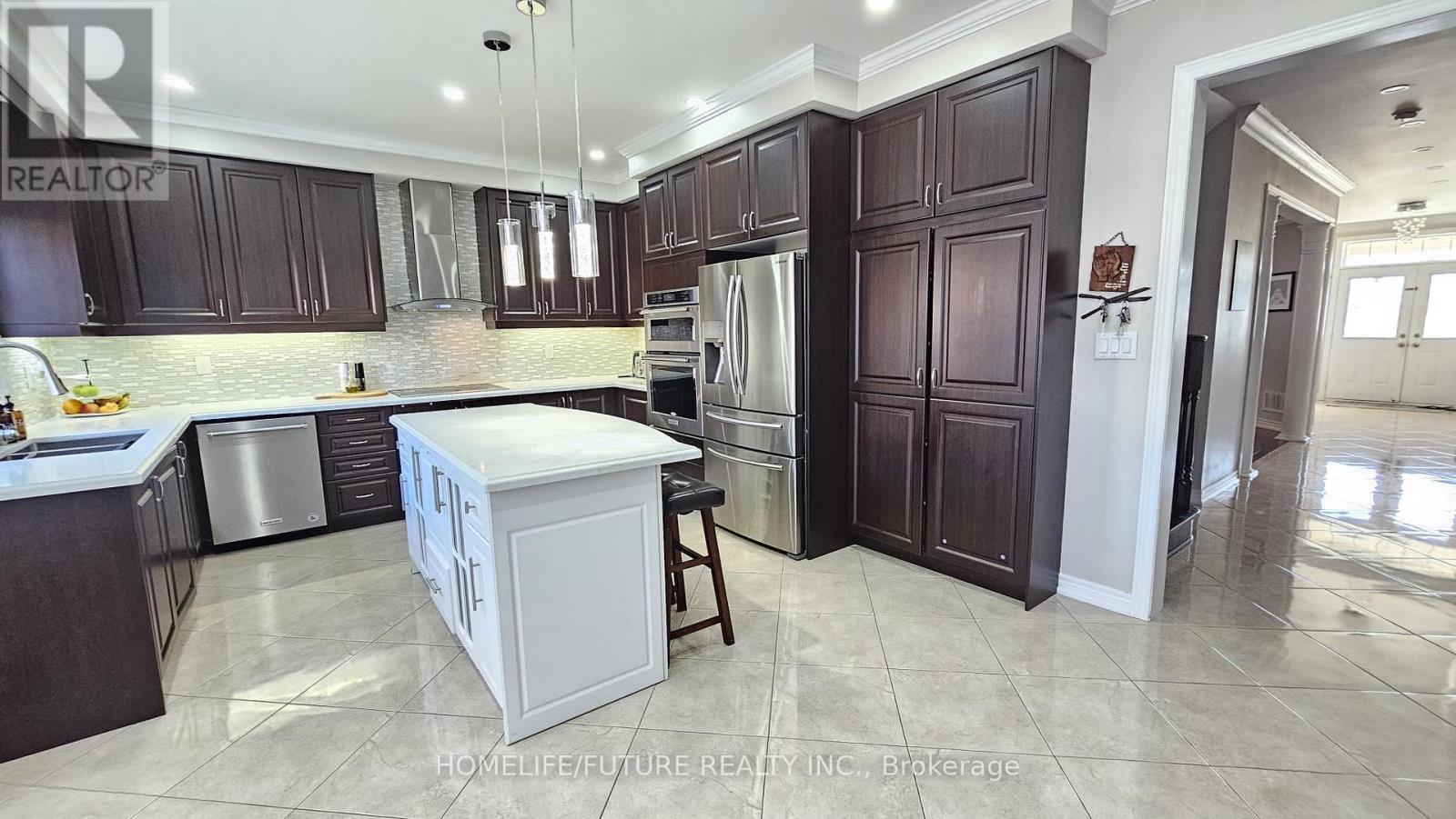 77 Martin Byrne Drive, Brampton, Ontario  L6P 4C7 - Photo 2 - W12731274