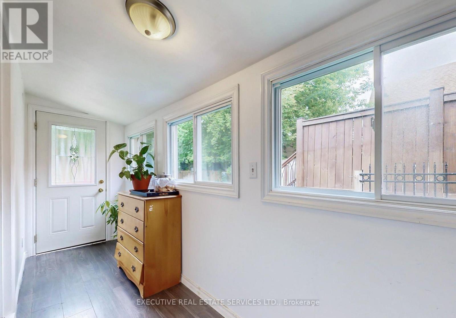 89 John Street, Brampton, Ontario  L6W 1Z4 - Photo 9 - W12731290