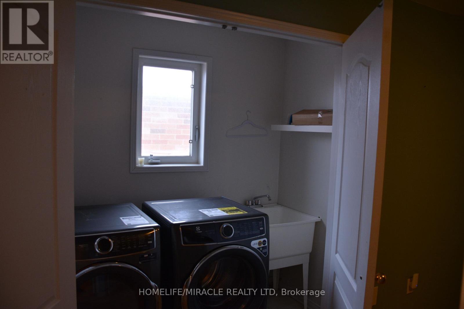 22 Sugarberry Drive, Brampton, Ontario  L6X 0K2 - Photo 11 - W12532748