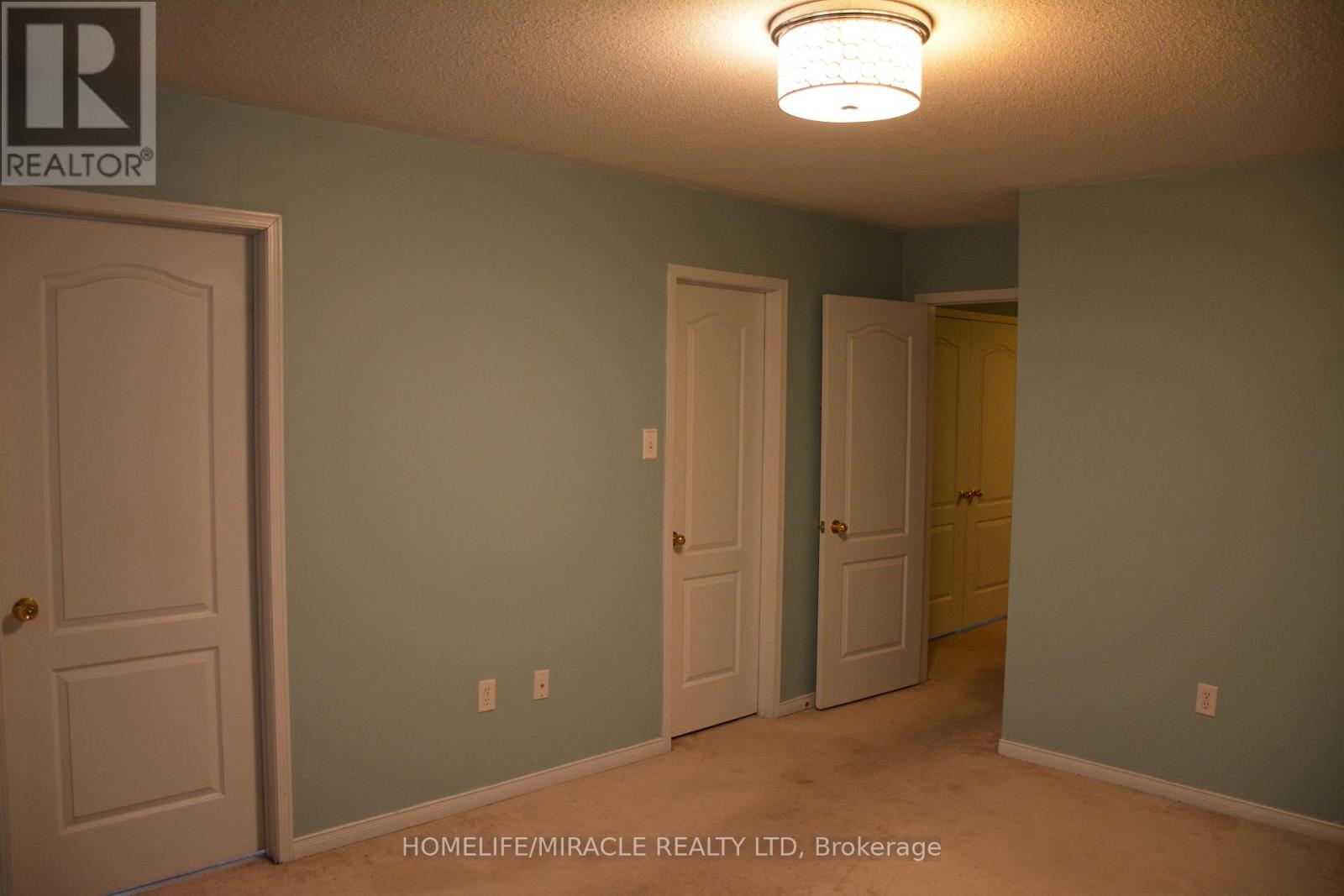 22 Sugarberry Drive, Brampton, Ontario  L6X 0K2 - Photo 13 - W12532748