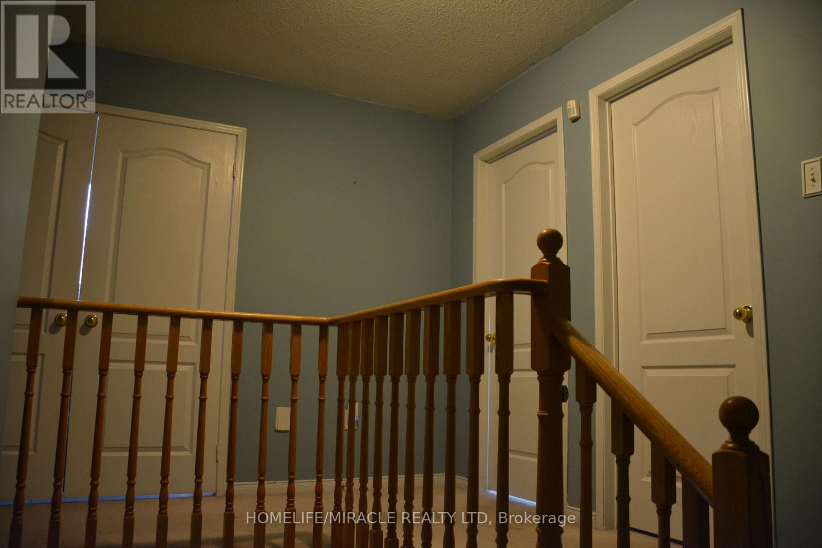 22 Sugarberry Drive, Brampton, Ontario  L6X 0K2 - Photo 6 - W12532748