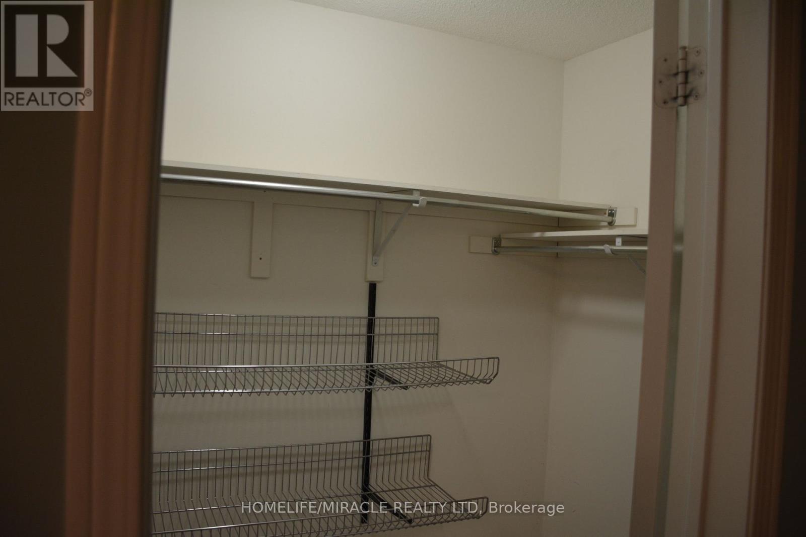 22 Sugarberry Drive, Brampton, Ontario  L6X 0K2 - Photo 16 - W12532748