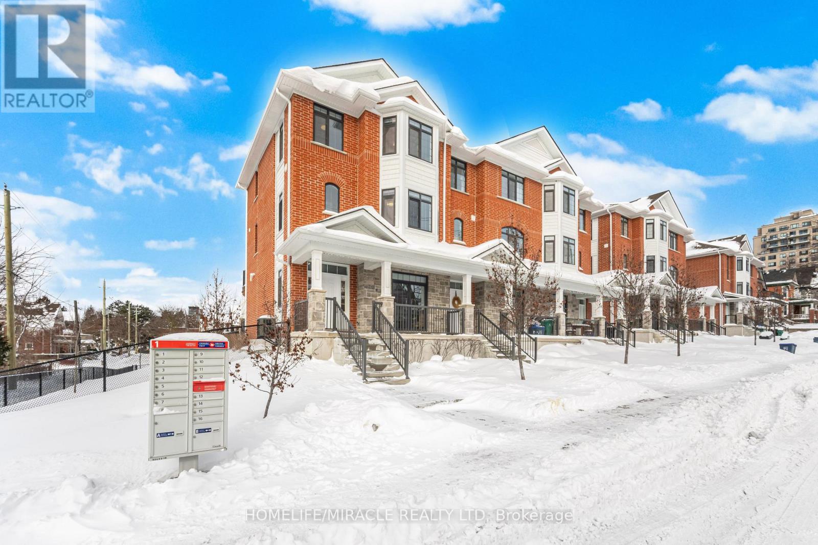 180 Benton Street, Kitchener, Ontario  N2G 3H8 - Photo 3 - X12728690