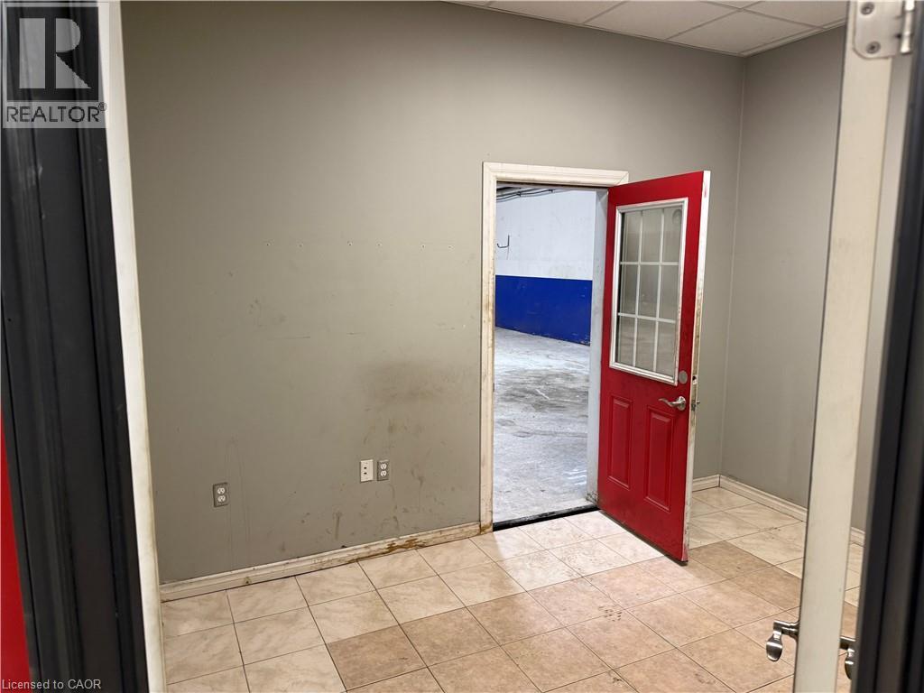 4256 Carroll Avenue Unit# 1, Niagara Falls, Ontario  L2E 7J2 - Photo 5 - 40800097