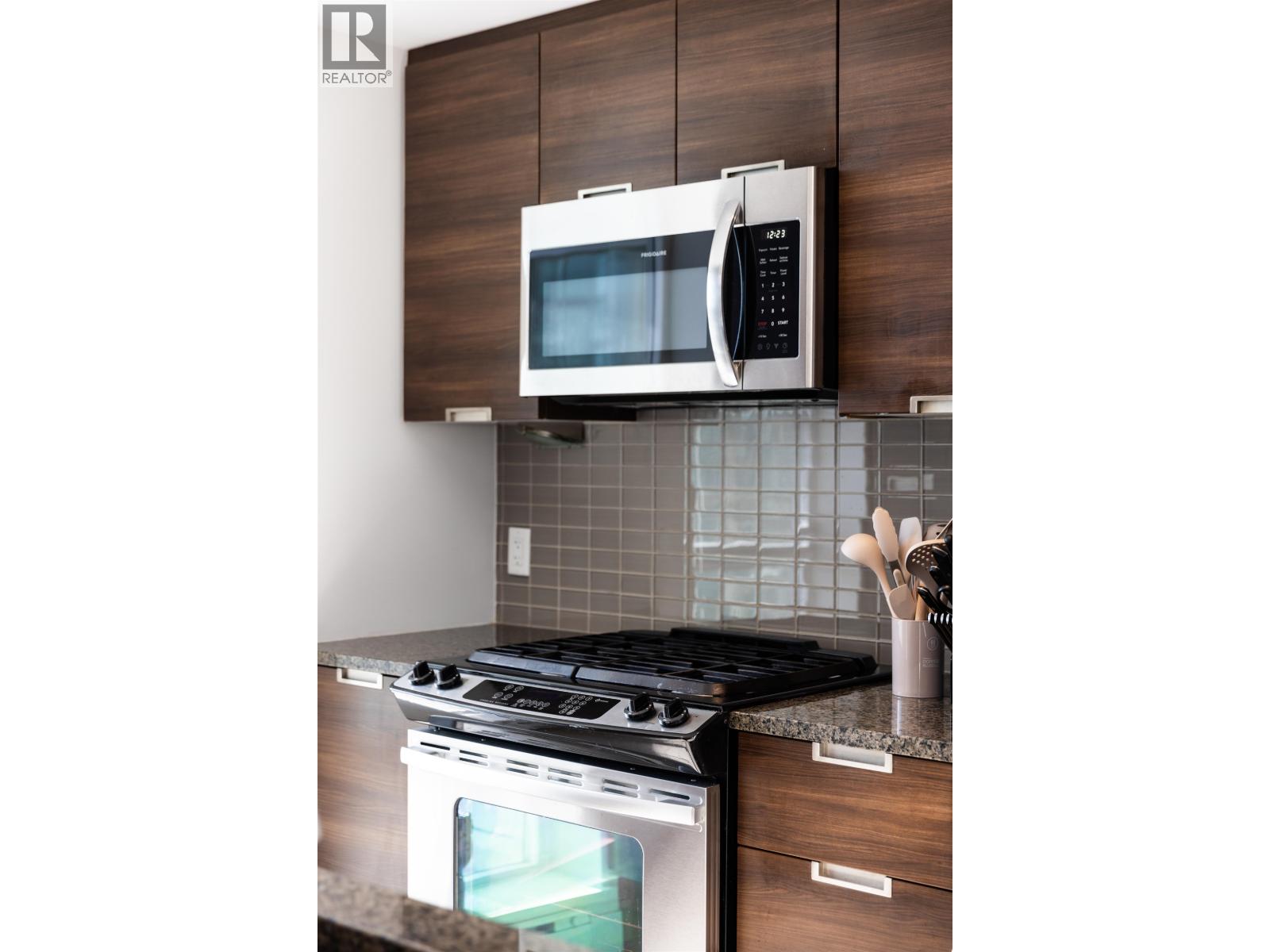 1901 2968 Glen Drive, Coquitlam, British Columbia  V3B 0C4 - Photo 11 - R3083462