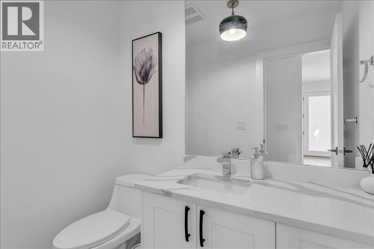 7430 Canada Way, Burnaby, British Columbia  V3N 3J6 - Photo 7 - R3083517