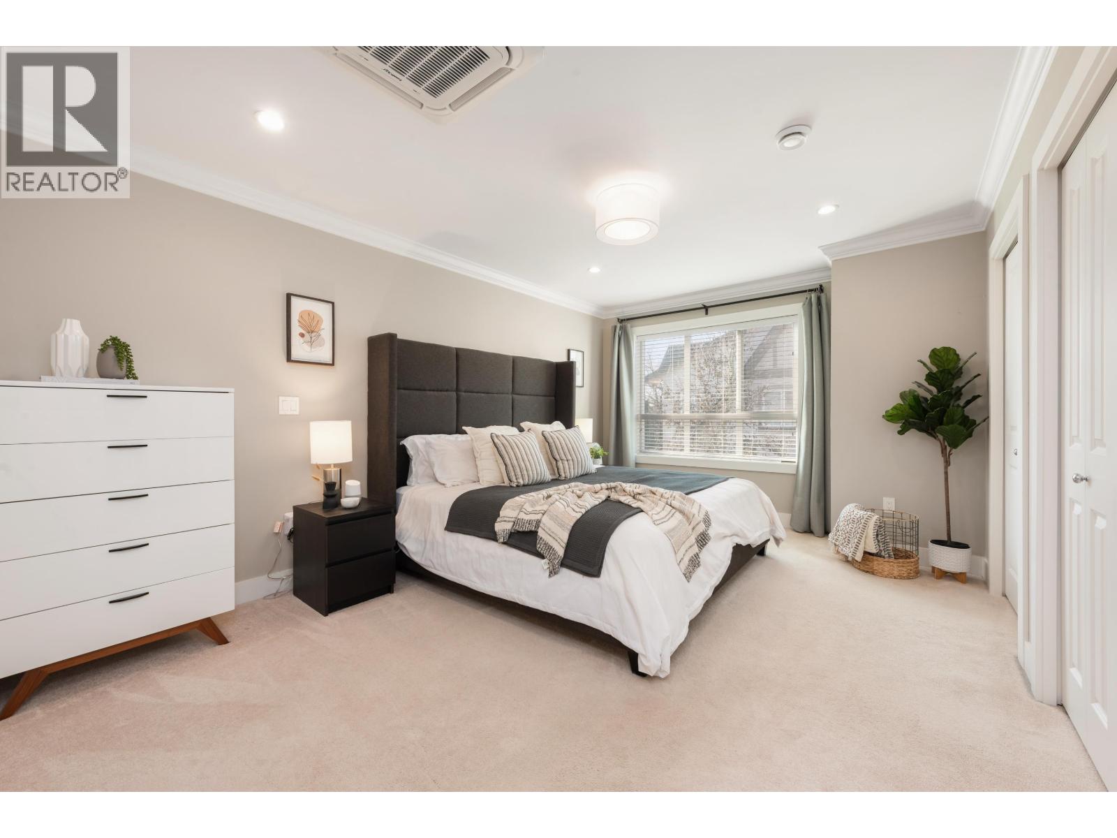 Listing Picture 13 of 31 : 6 9840 ALBERTA ROAD, Richmond / 烈治文 - 魯藝地產 Yvonne Lu Group - MLS Medallion Club Member