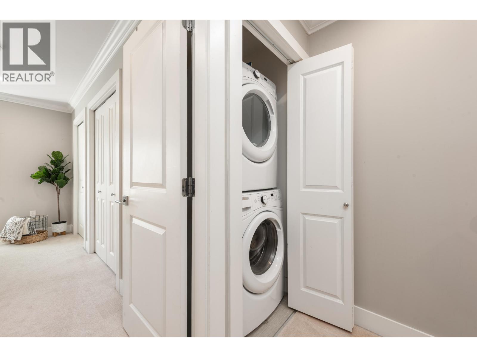 Listing Picture 20 of 31 : 6 9840 ALBERTA ROAD, Richmond / 烈治文 - 魯藝地產 Yvonne Lu Group - MLS Medallion Club Member