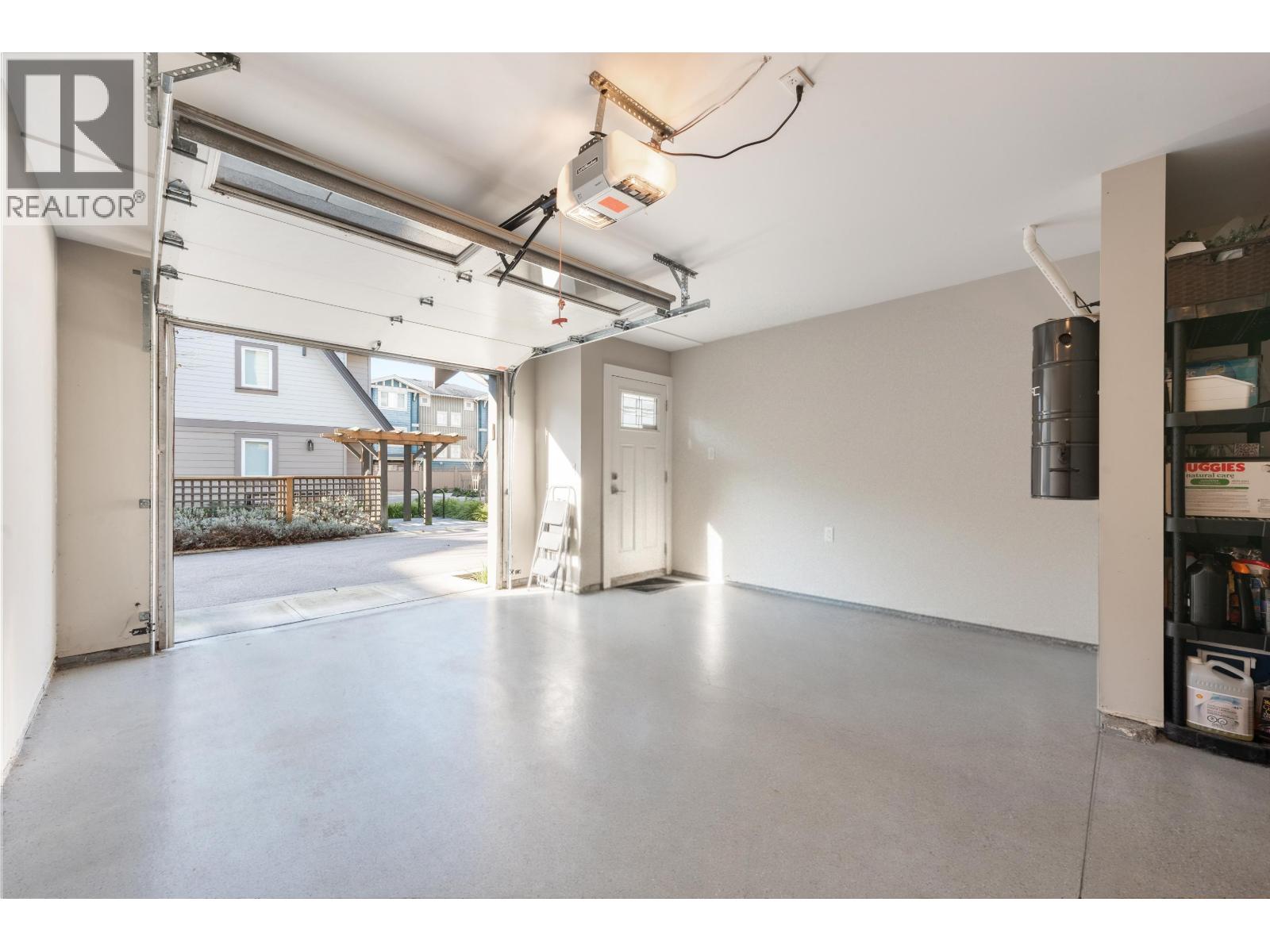 Listing Picture 22 of 31 : 6 9840 ALBERTA ROAD, Richmond / 烈治文 - 魯藝地產 Yvonne Lu Group - MLS Medallion Club Member