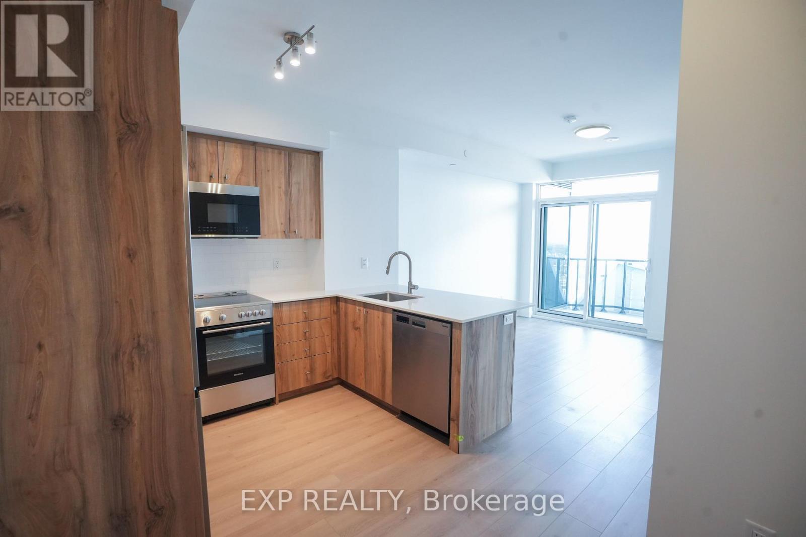 2011 - 25 WELLINGTON STREET S, Kitchener, Ontario