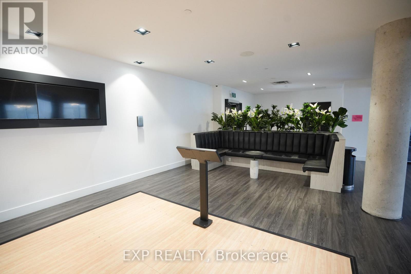 2011 - 25 Wellington Street S, Kitchener, Ontario  N2G 0G5 - Photo 25 - X12731306