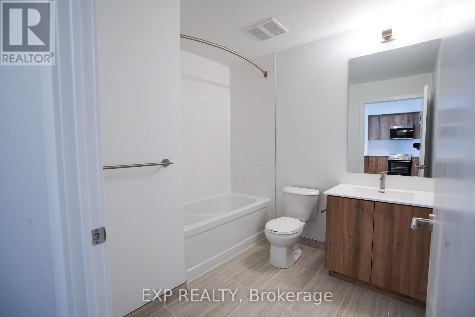 2011 - 25 Wellington Street S, Kitchener, Ontario  N2G 0G5 - Photo 8 - X12731306