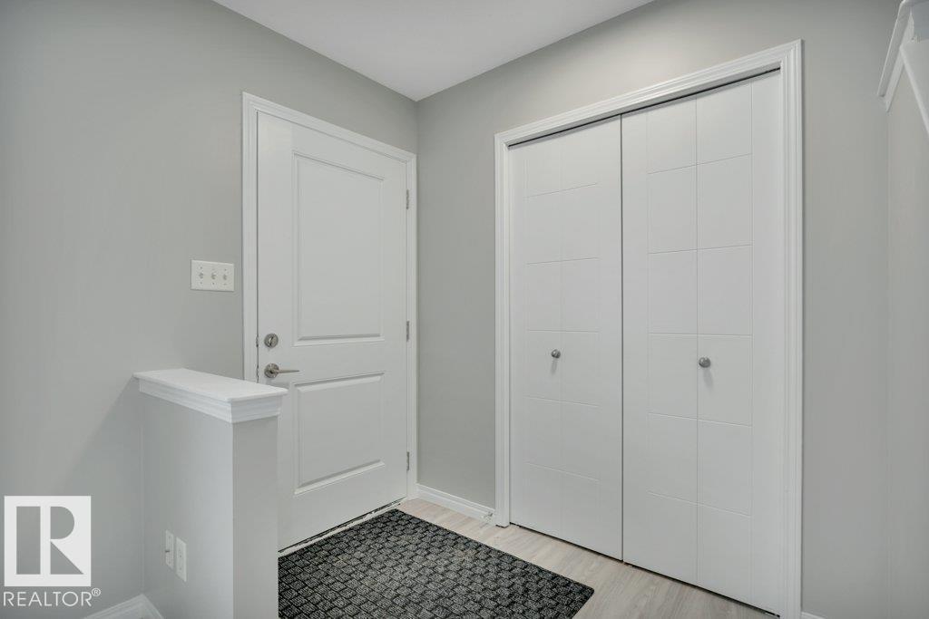 2338 29a Av Nw, Edmonton, Alberta  T6T 2B1 - Photo 3 - E4471131