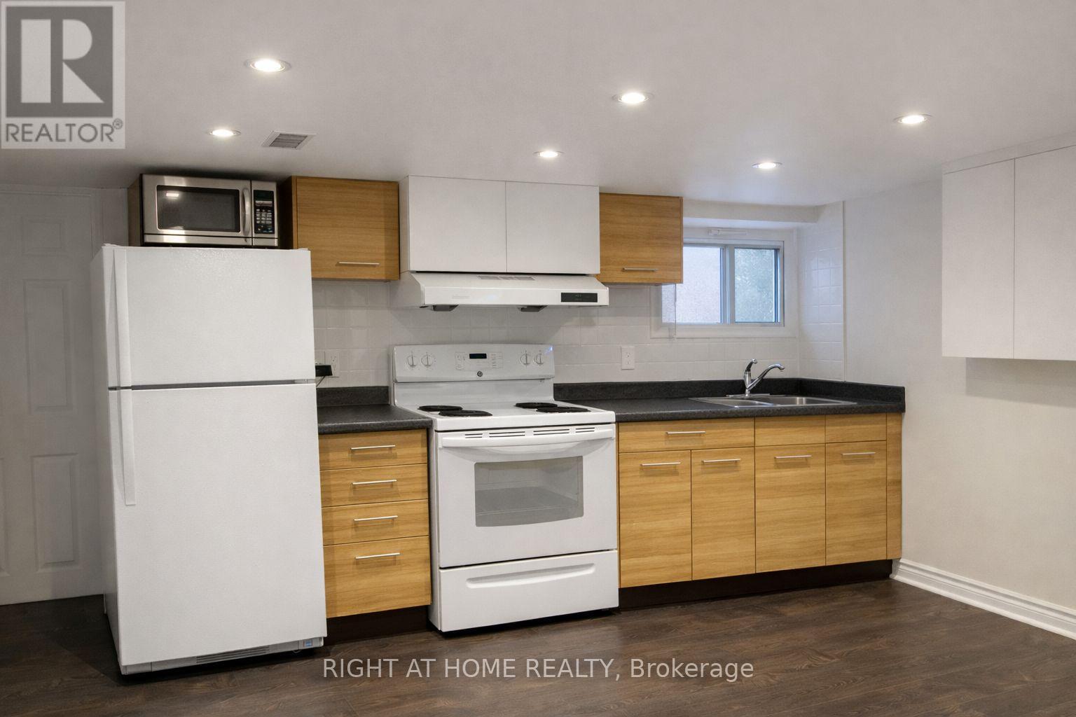 Lower - 1365 Lansdowne Avenue, Toronto, Ontario  M6H 3Z9 - Photo 3 - W12538168