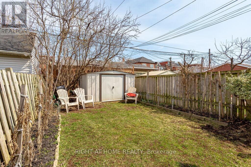 Lower - 1365 Lansdowne Avenue, Toronto, Ontario  M6H 3Z9 - Photo 8 - W12538168